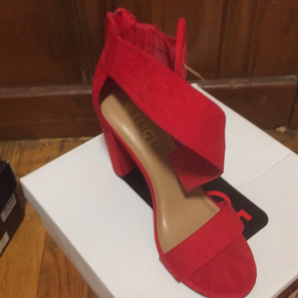 Red tennis heel
